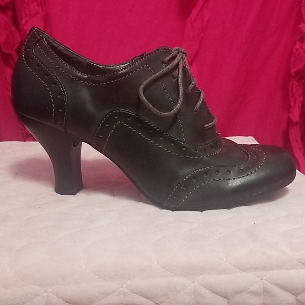 Heeled booties